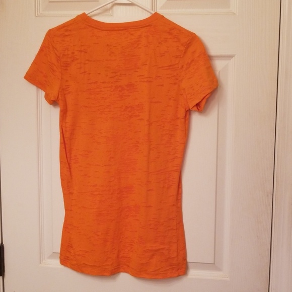University of Tennessee T-Shirt - Picture 2 of 4